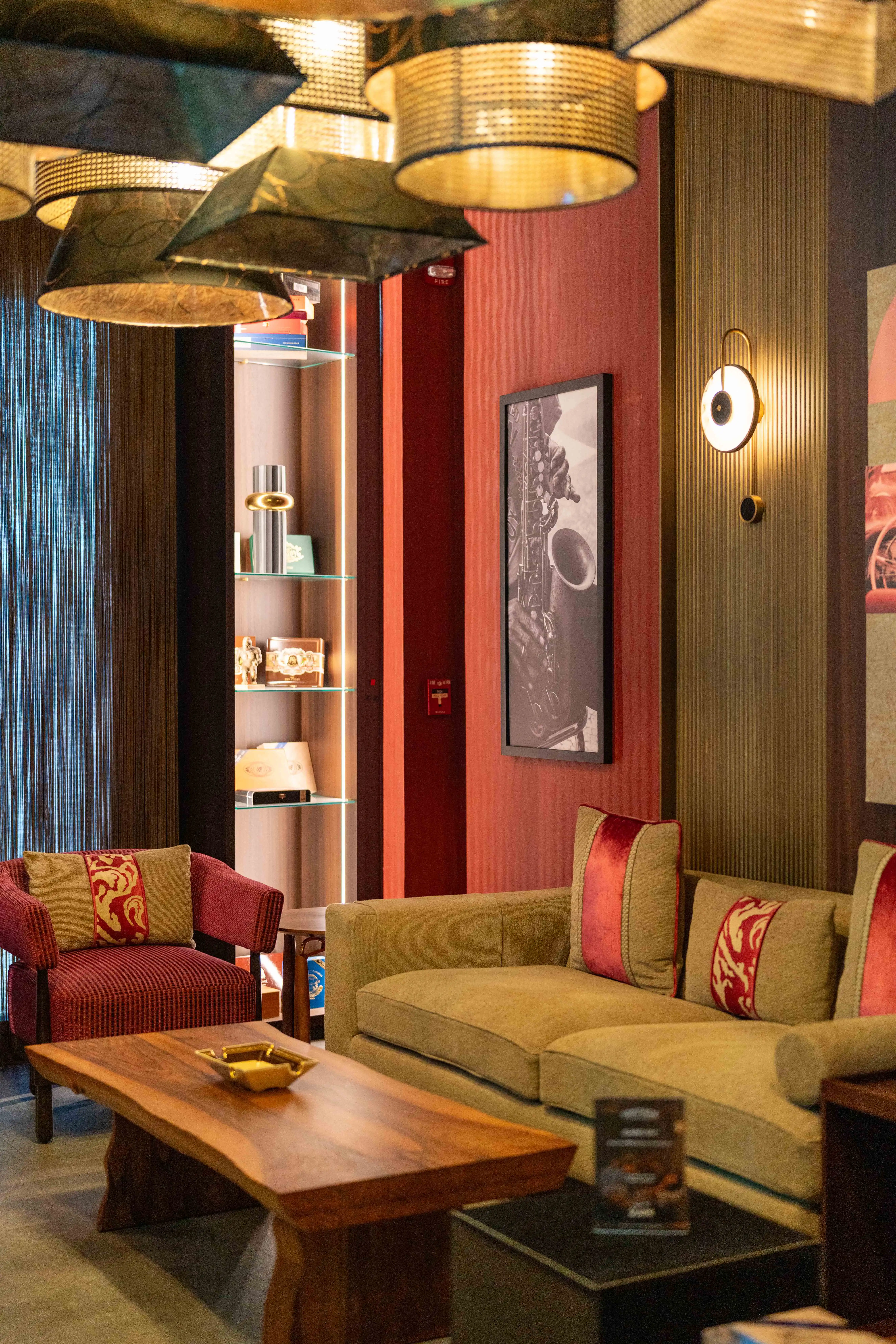 Private Cigar Lounge - Image 1