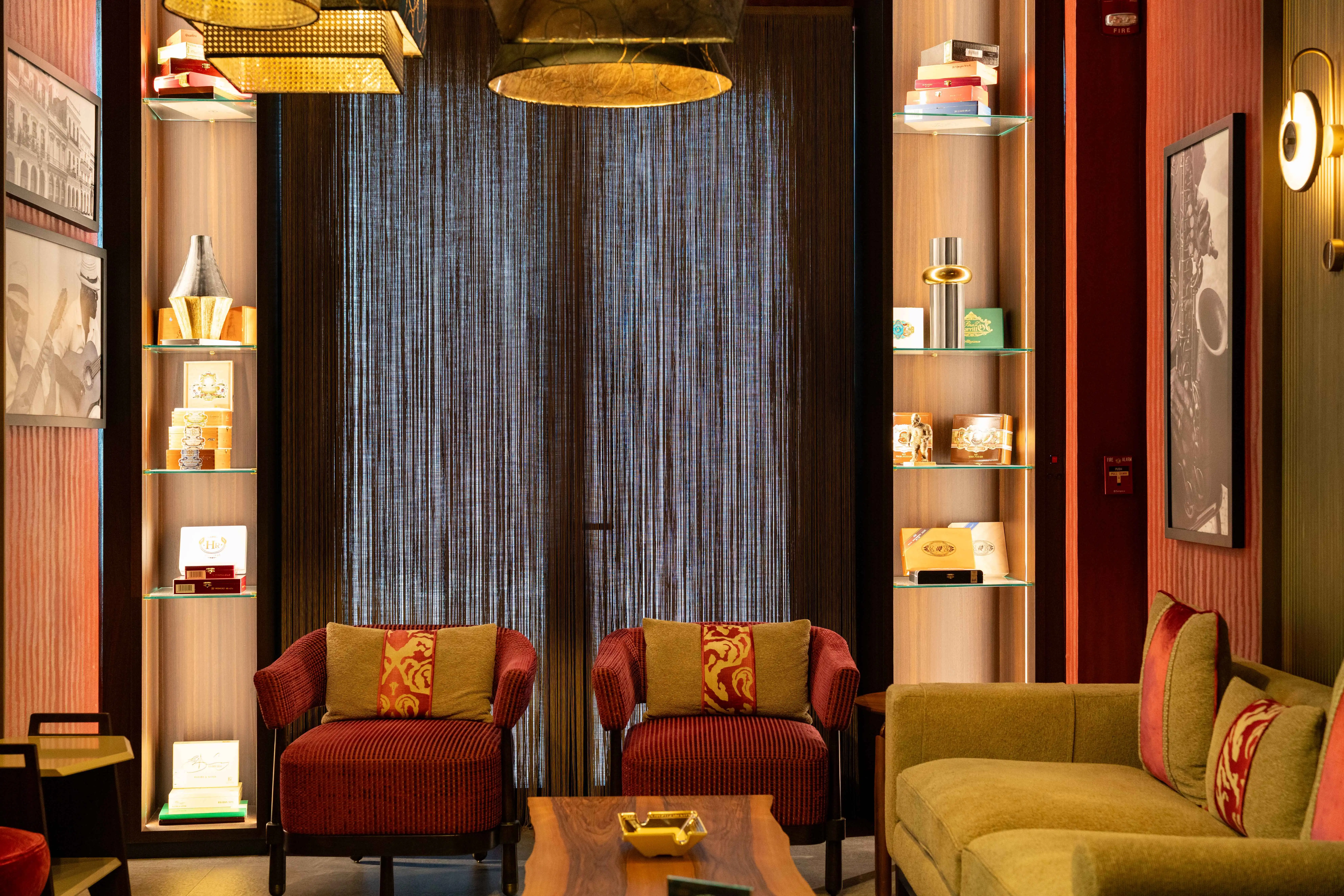 Private Cigar Lounge - Image 5